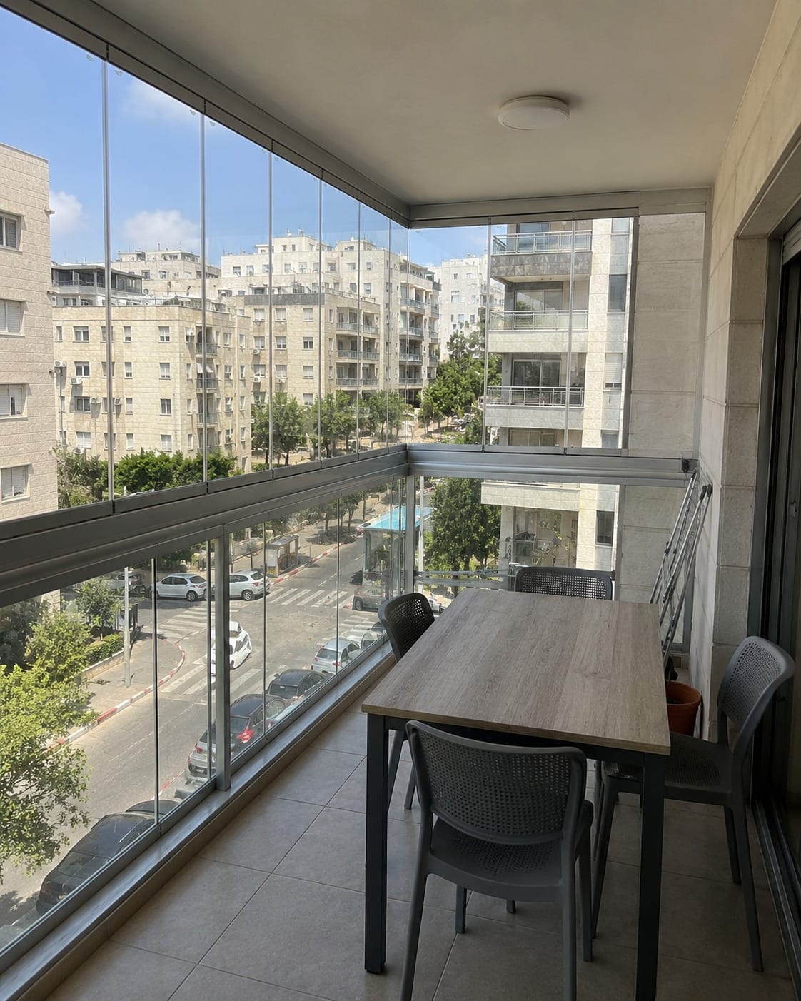 זכוכיות נאספות — רביב-ים פתרונות הצללה