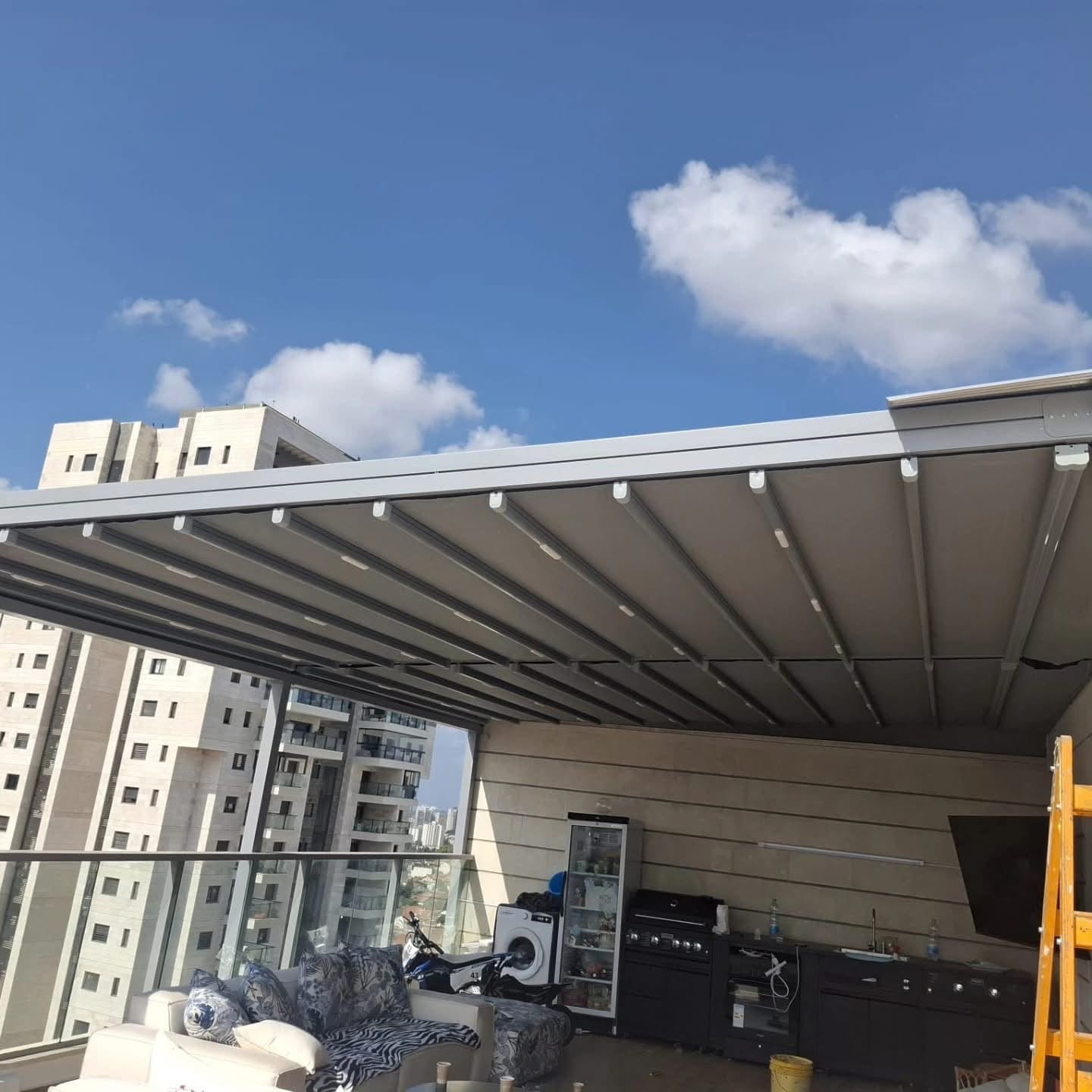 פרגולת PVC נאספת — רביב-ים פתרונות הצללה